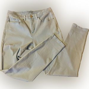 FDJ French Dressing Tapered Ankle Leg Jean Light Blue Women’s Size 8